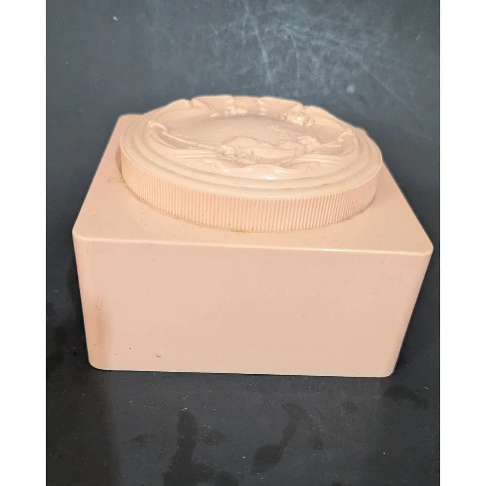 Vintage Evyan Pink Powder Box Embossed Lid‎ Vanity Collectible